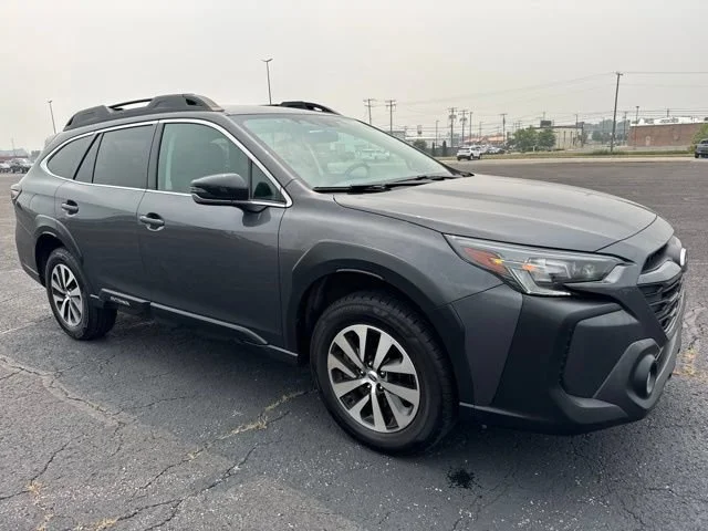 Used 2024  Subaru Premium image 3