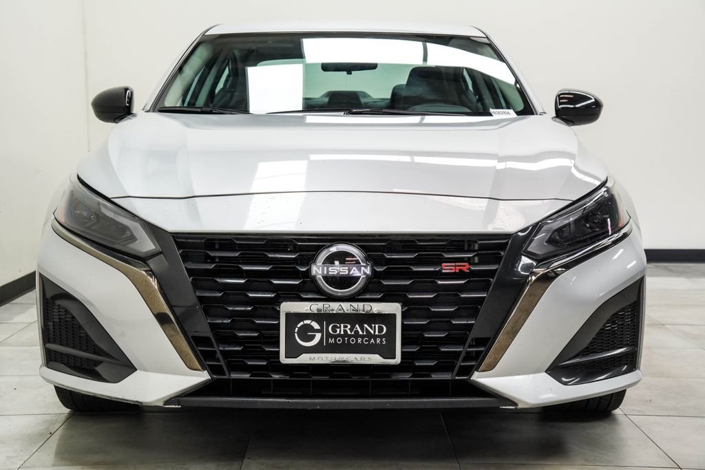 Used 2024 Silver Nissan 2.5 SR image 6