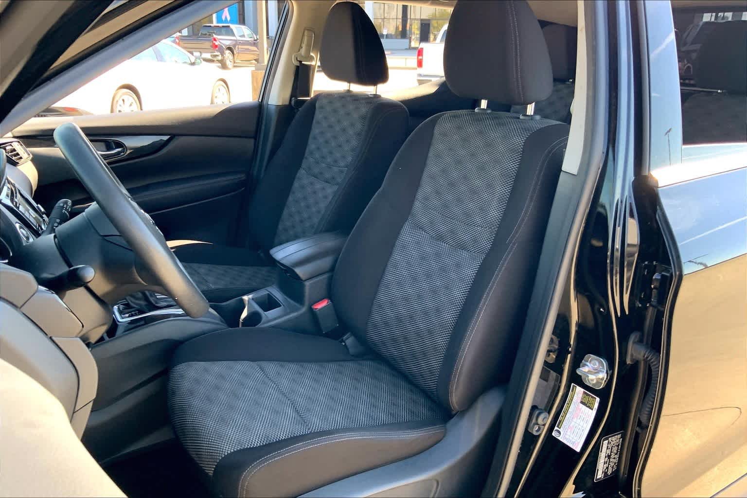 Used 2020 Magnetic Black Pearl Nissan SV image 8