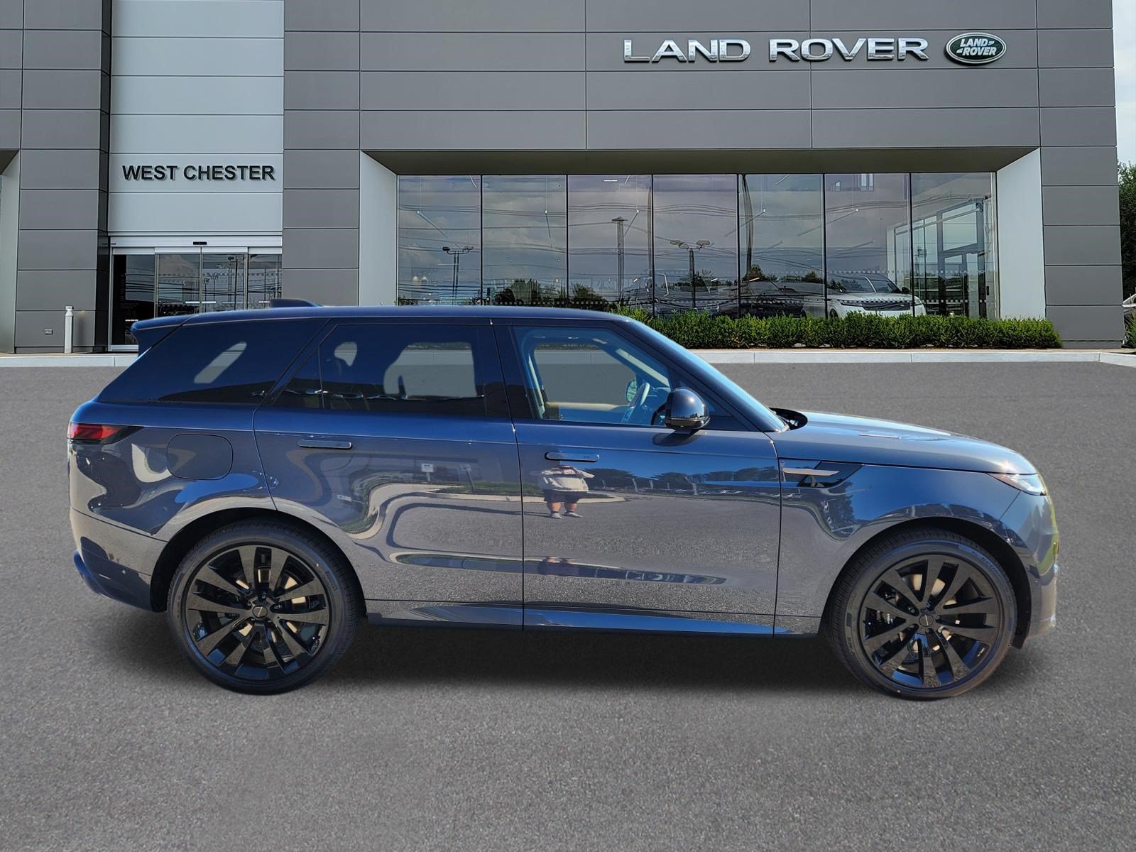 New 2027 Varesine Blue LAND ROVER Dynamic SE image 6
