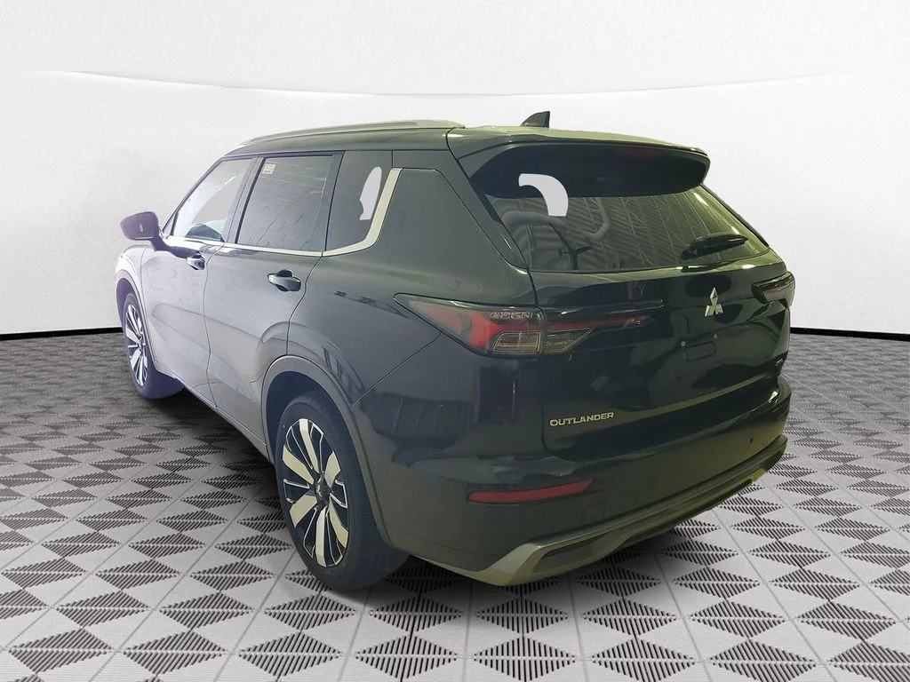 New 2026 Black Mitsubishi SEL image 4