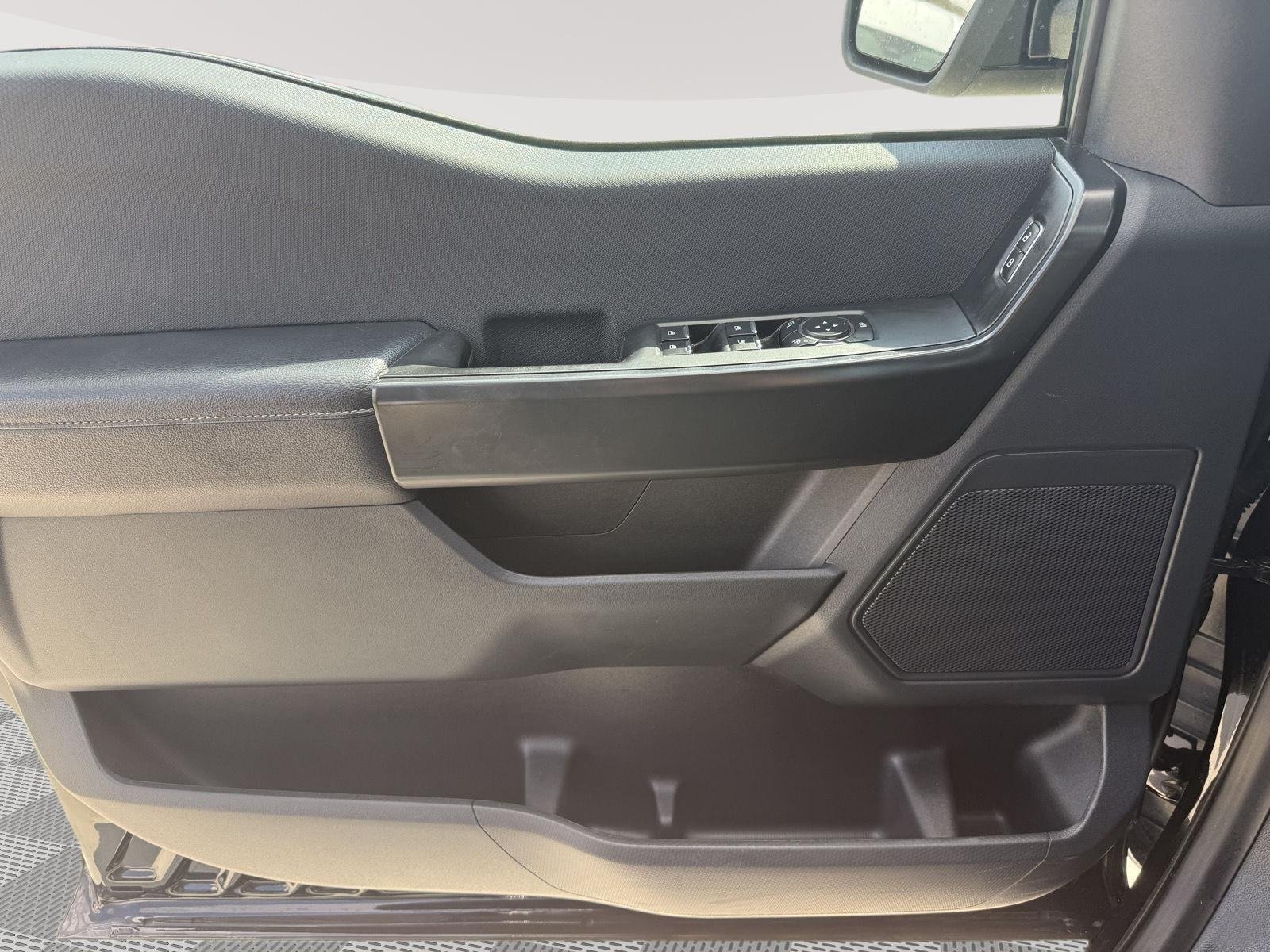 Certified Used 2022 Oxford White Ford XLT image 14