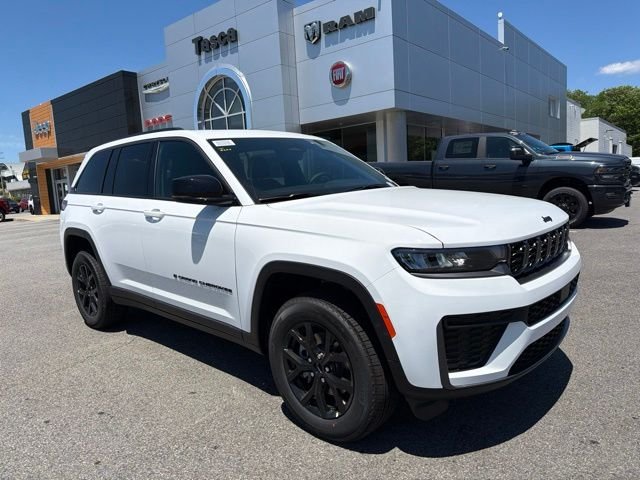 New 2026 Bright White Clear-Coat Exterior Paint Jeep Altitude image 1