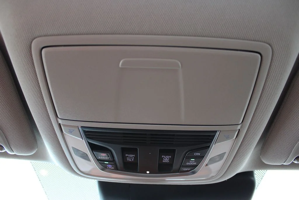 New 2026 Platinum White Pearl Acura Technology Package image 32