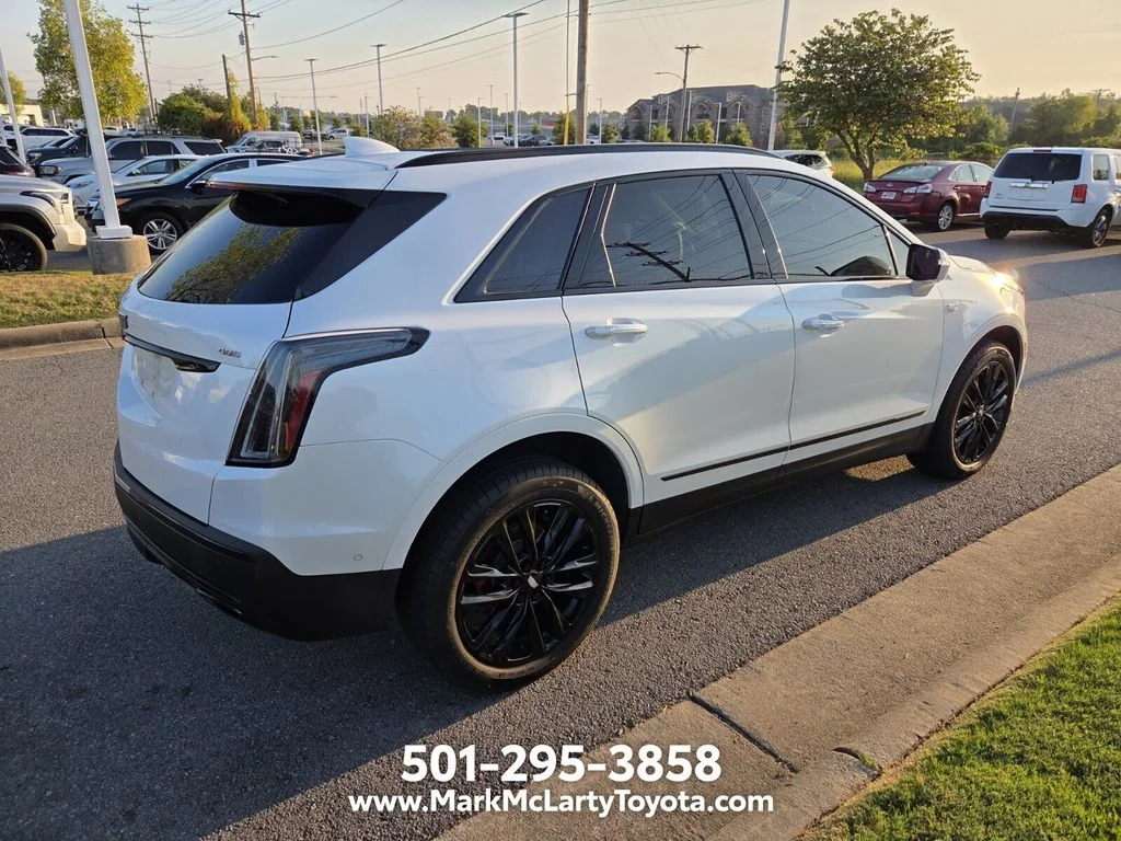 Used 2022 White Cadillac Sport image 4