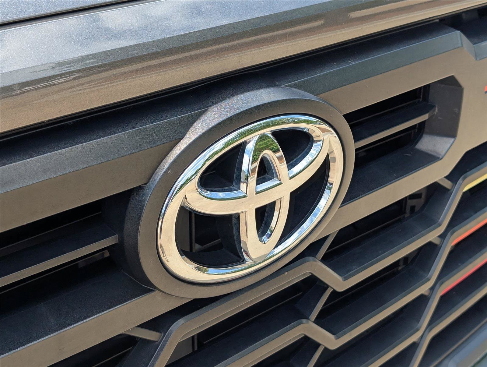 Used 2022 Gray Toyota SR5 image 5