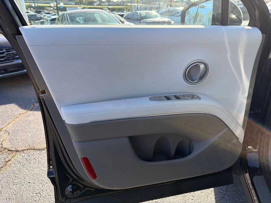 New 2026 Black Hyundai SEL FWD image 10