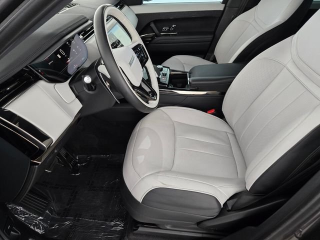 Used 2023 Gray Land Rover SE Dynamic image 10