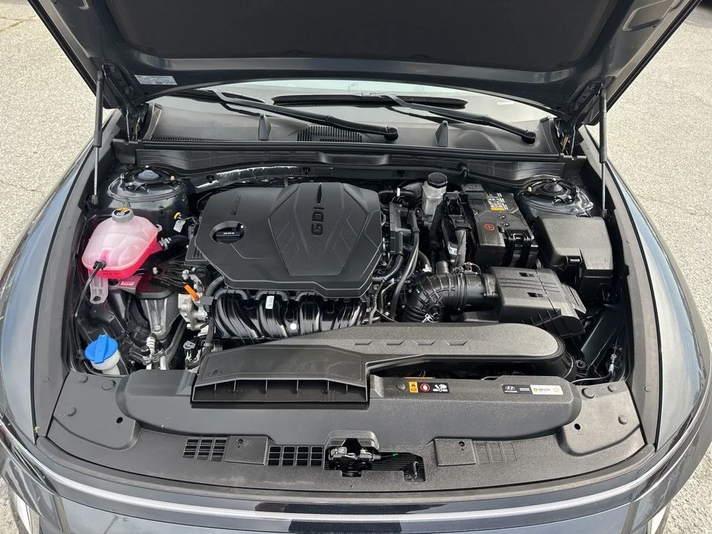 Used 2025 Gray Hyundai SEL image 29