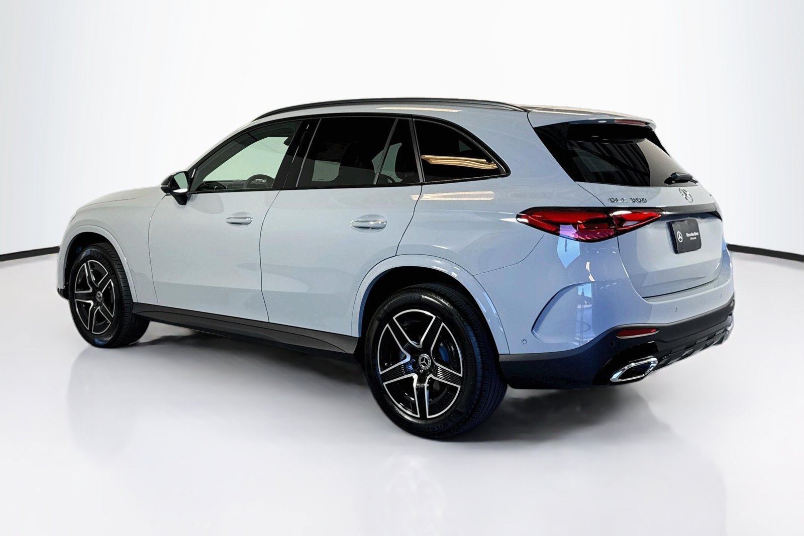 New 2026 MANUFAKTUR Alpine Grey Mercedes-Benz GLC 300 image 7