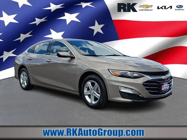 Used 2023 Mineral Gray Metallic Chevrolet LT image 1