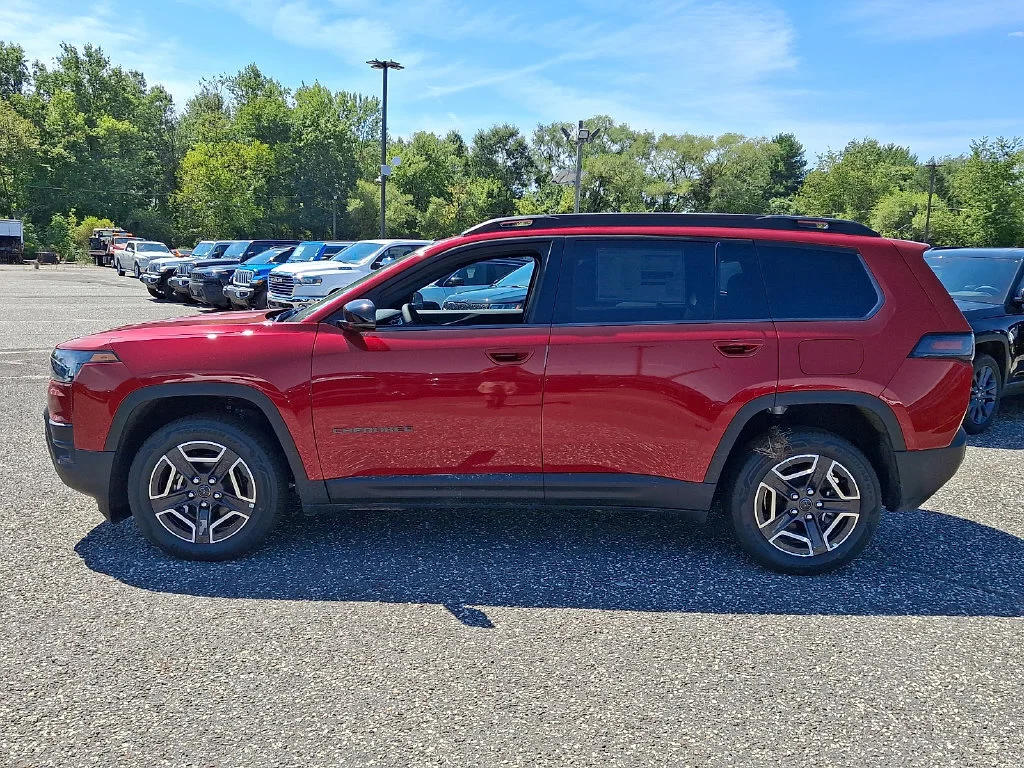 New 2026 Red Hot Pearl-Coat Exterior Paint Jeep Limited image 5