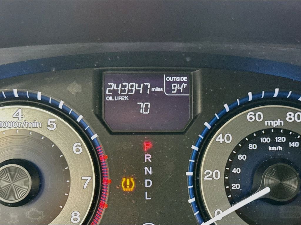 Used 2012 Polished Metal Metallic Honda EX-L image 17