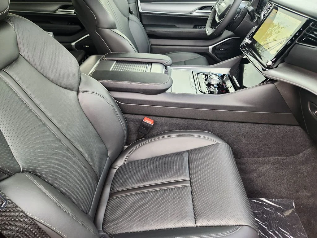 New 2026 High Gloss Black Jeep Upland image 9