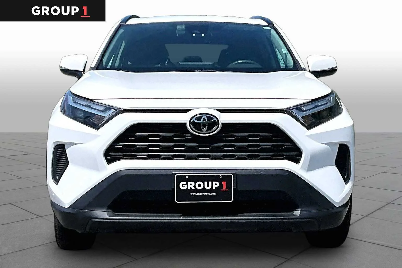Used 2025 Ice Cap Toyota XLE image 4
