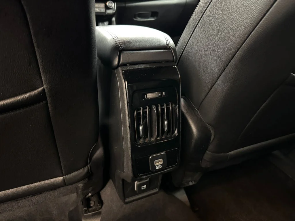 Used 2025 Silver Jeep Limited image 25
