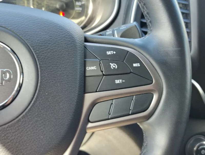 Used 2019 Green Jeep Latitude Plus image 25