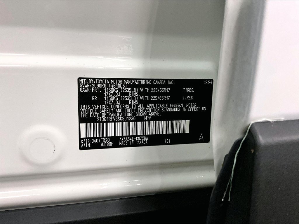 Used 2025 Ice Toyota LE image 33