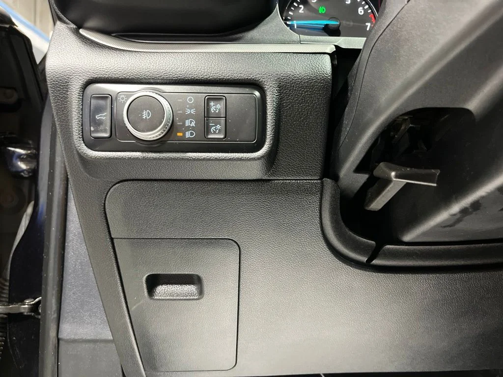 Used 2020 Black Metallic Ford XLT image 13