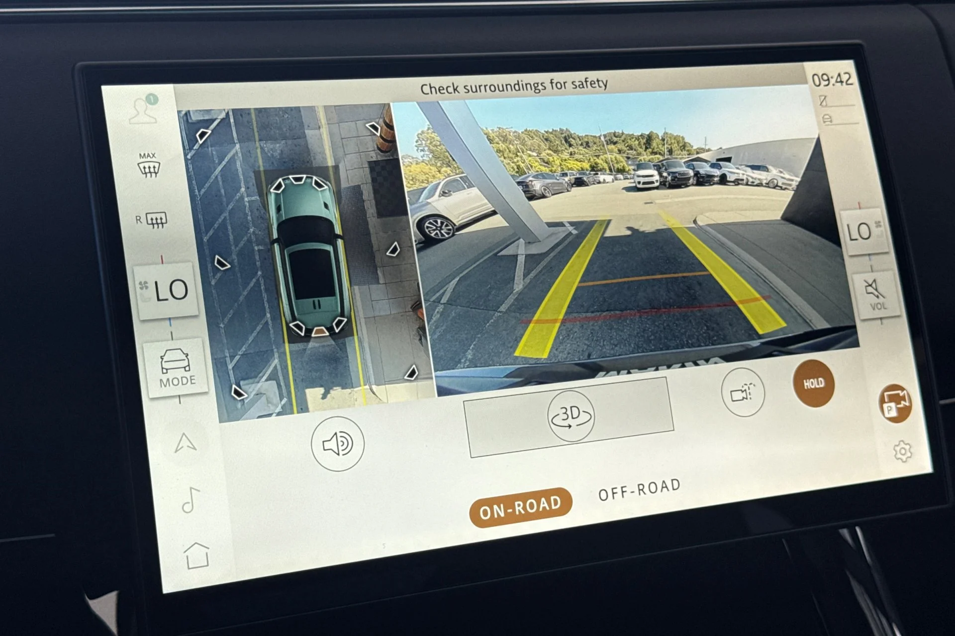 New 2026 Santorini Black Land Rover SE image 22