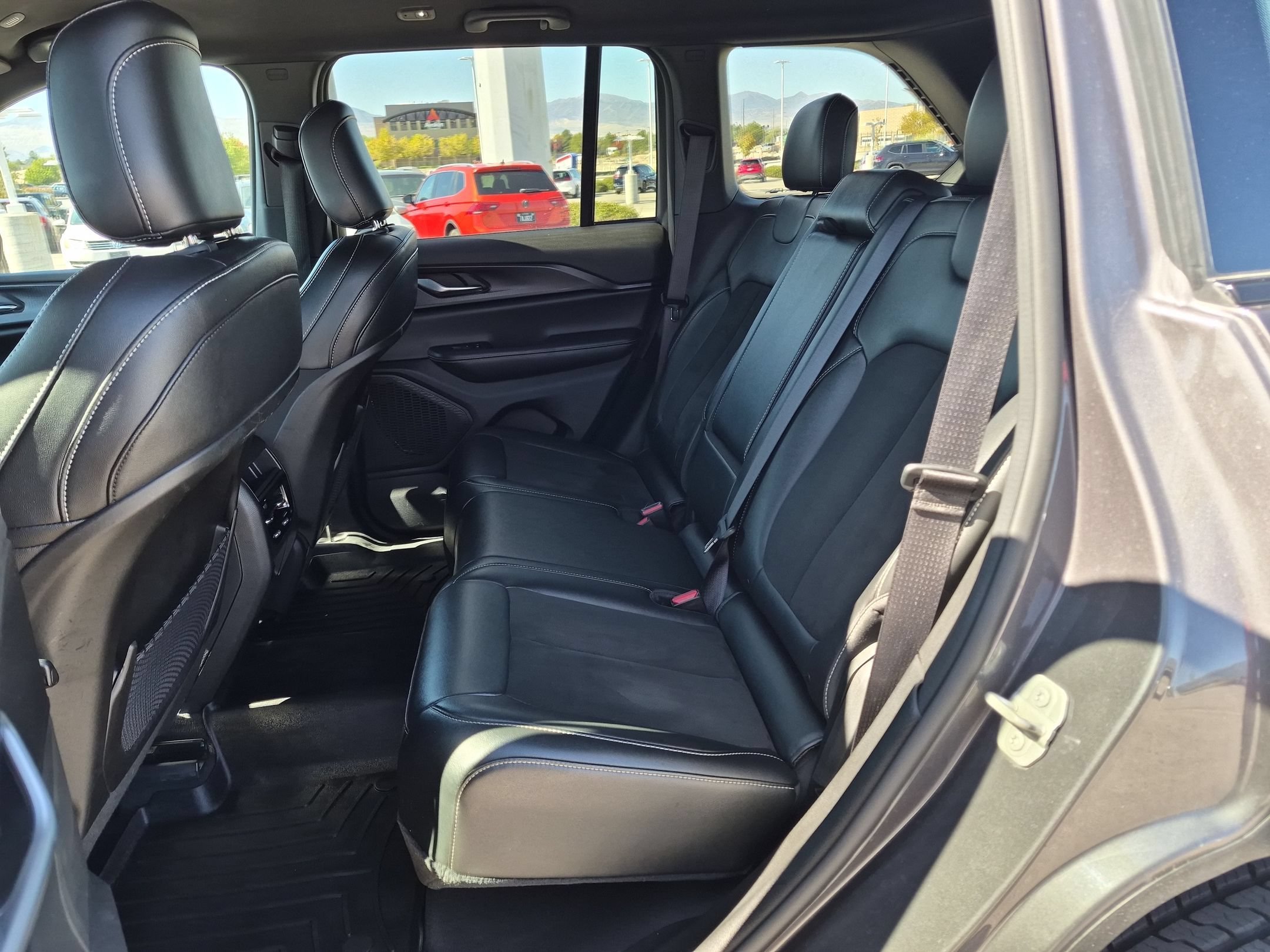 Used 2024 Baltic Gray Metallic Clearcoat Jeep Altitude image 26
