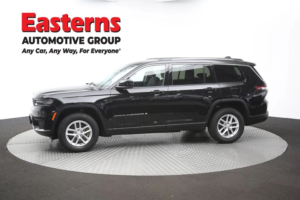 Used 2022 Black Jeep Laredo image 59