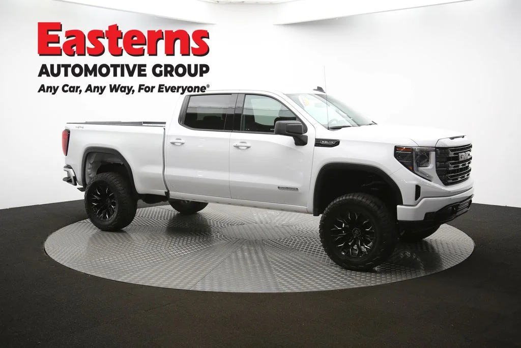Used 2025 White GMC Elevation image 46
