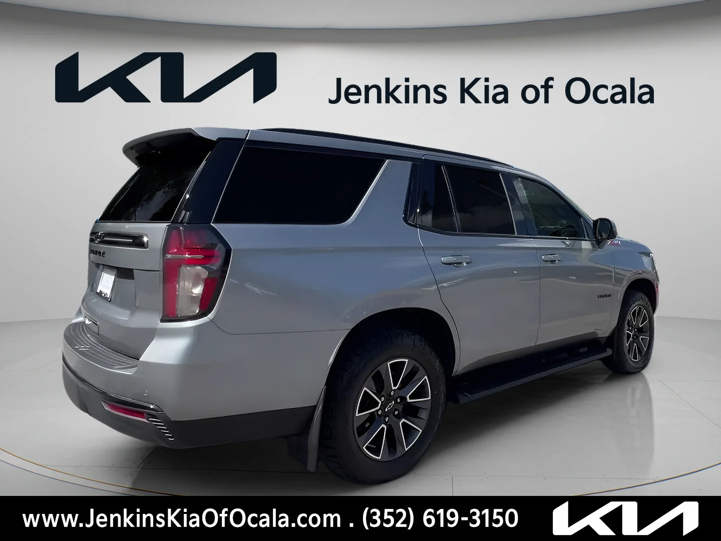 Used 2024 Sterling Gray Metallic Chevrolet Z71 image 6