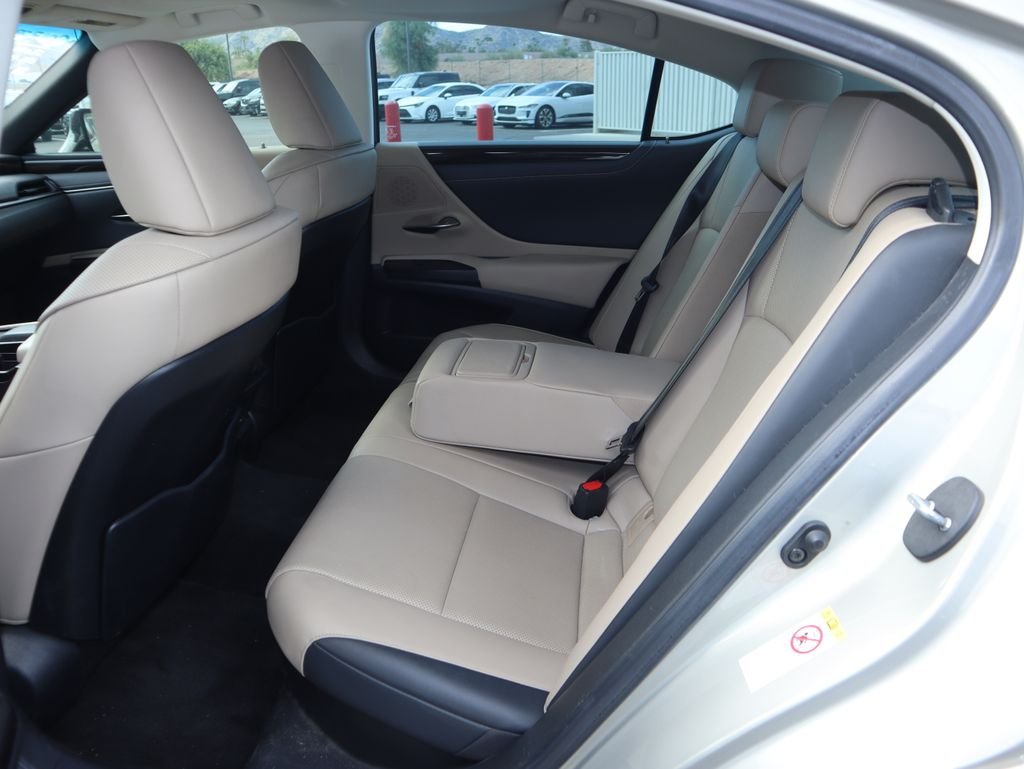 Used 2019 Beige Metallic Lexus 300h image 10