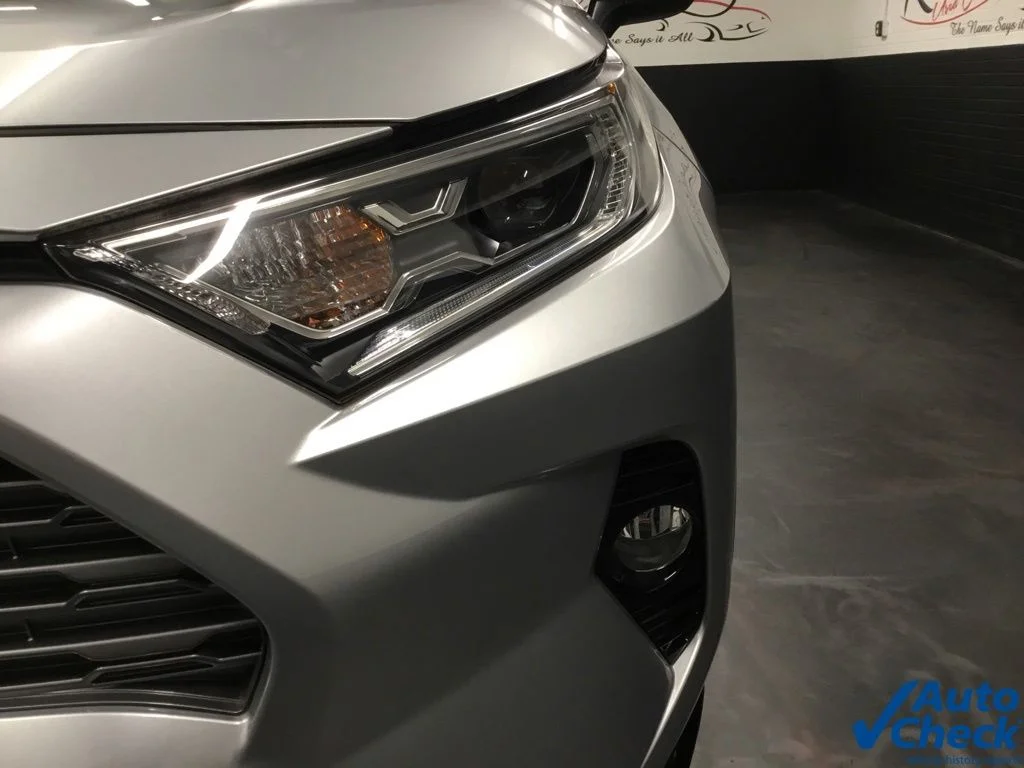 Used 2019 Silver Toyota XSE image 19