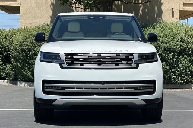 New 2026 Fuji White Land Rover SE image 8