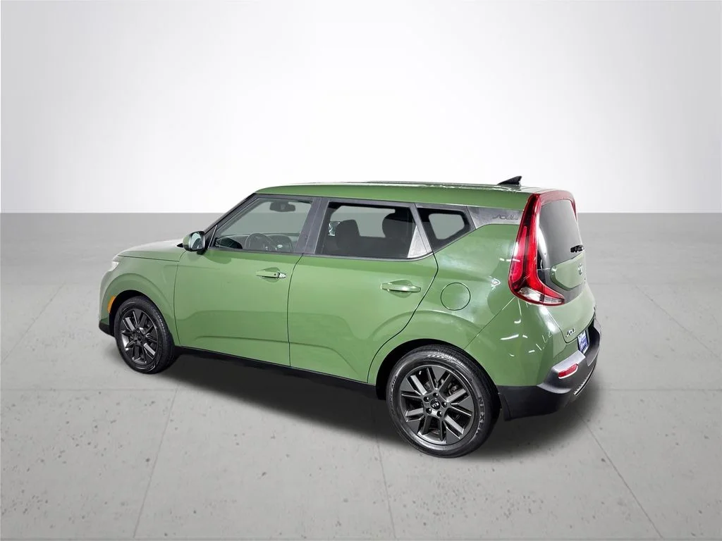 Used 2021 Green Kia EX image 8