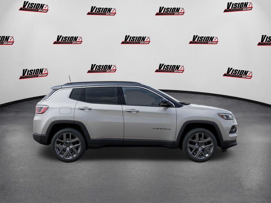 New 2026 Silver Zynith Metallic Clear-Coat Exterior Paint Jeep Limited image 21