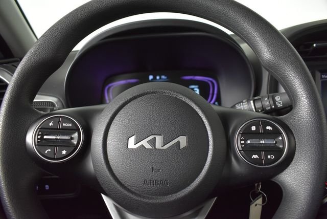 Used 2024 White Kia LX image 32