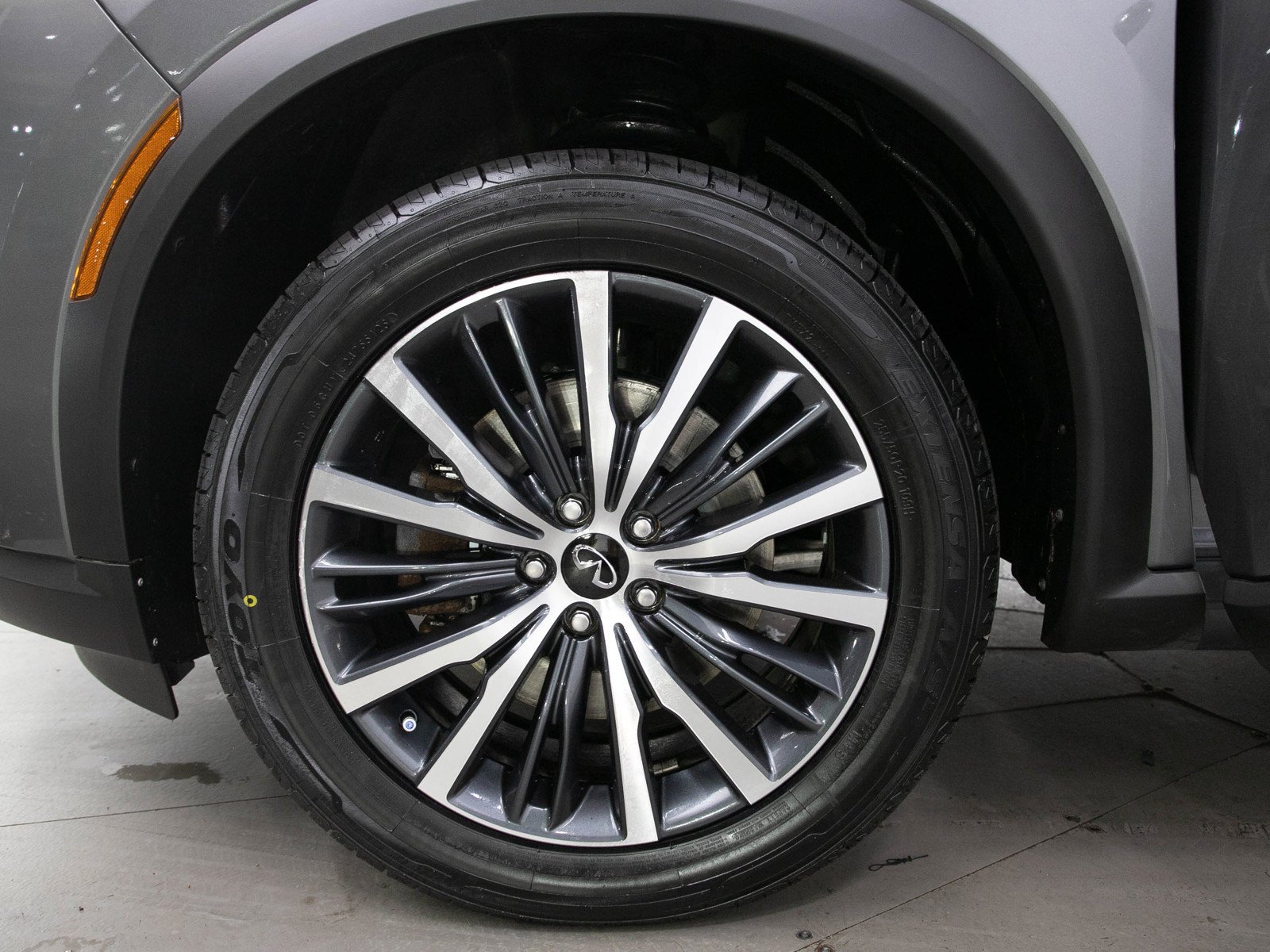 Used 2023 Graphite Shadow INFINITI Sensory image 34