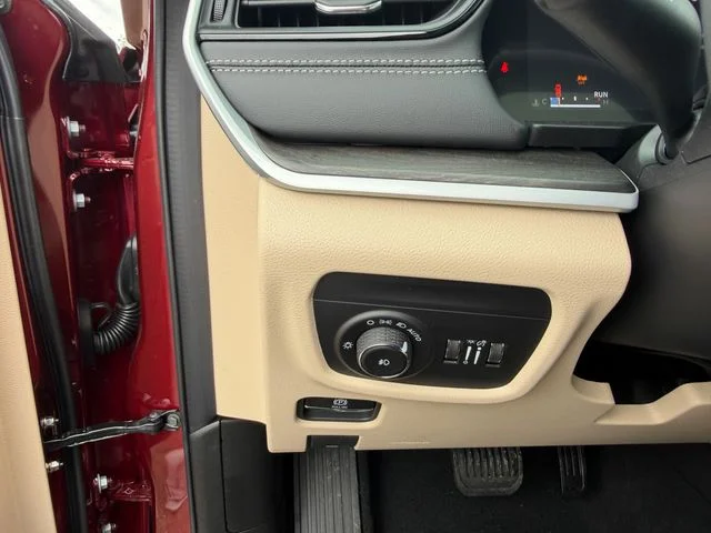 New 2026 Velvet Red Pearl-Coat Exterior Paint Jeep Limited image 19