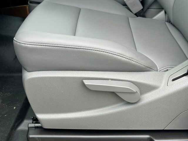 New 2024 Summit White Chevrolet Work Truck image 18