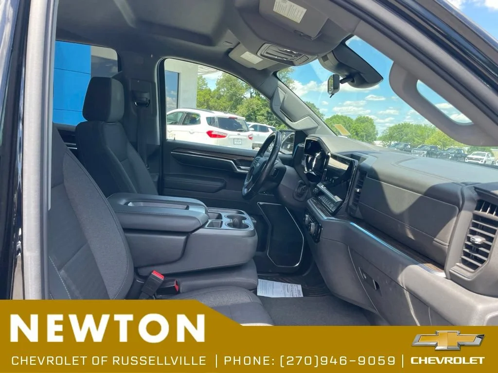 Used 2022 Black Chevrolet LT image 10