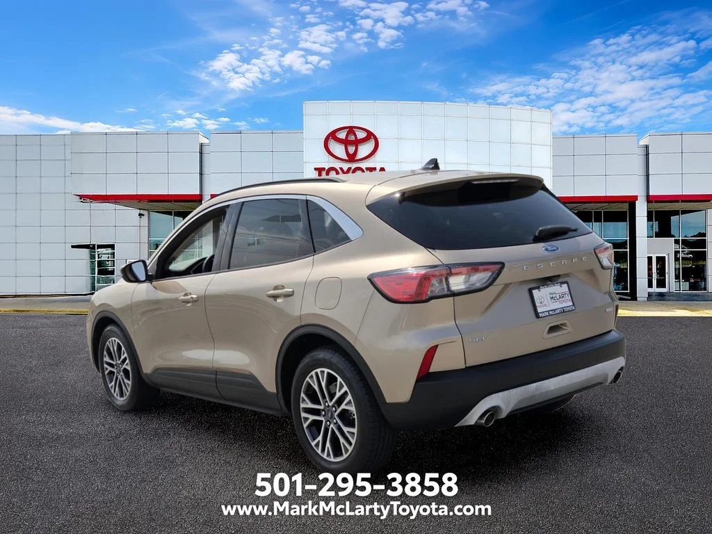 Used 2020 Gold Ford SEL image 3