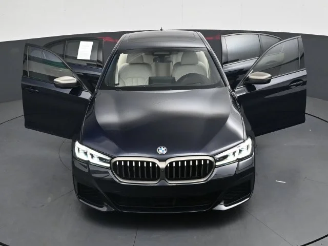 2023 BMW 5 Series M550i - Photo 41