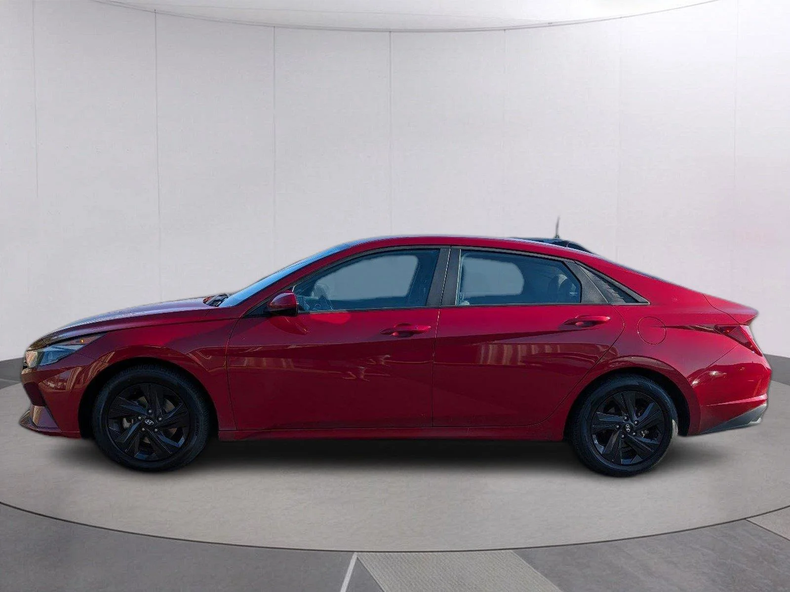 Used 2022 Scarlet Red Pearl Hyundai Blue image 2