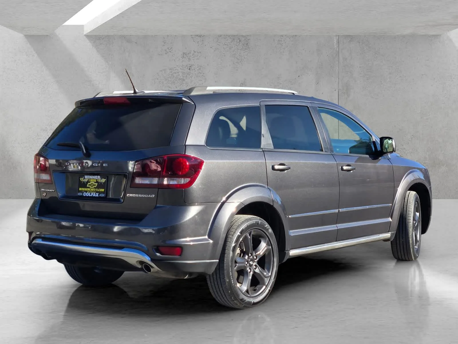 Used 2018  Dodge Crossroad image 4
