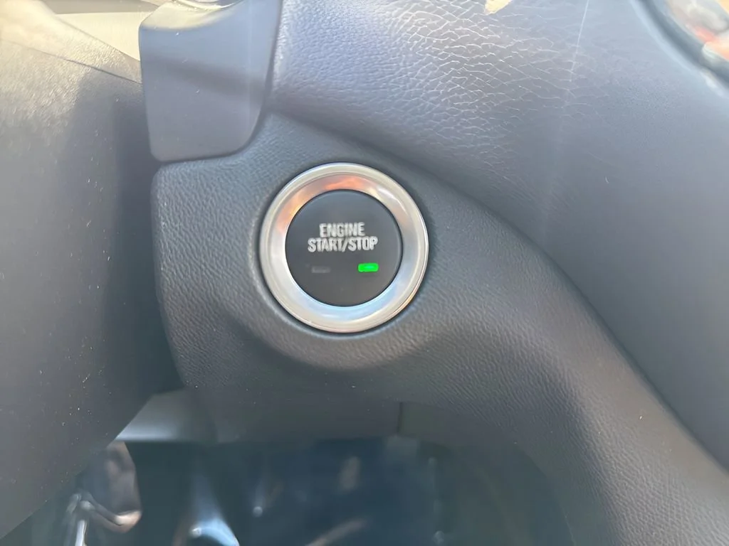 Used 2024 Summit White Chevrolet LT image 23