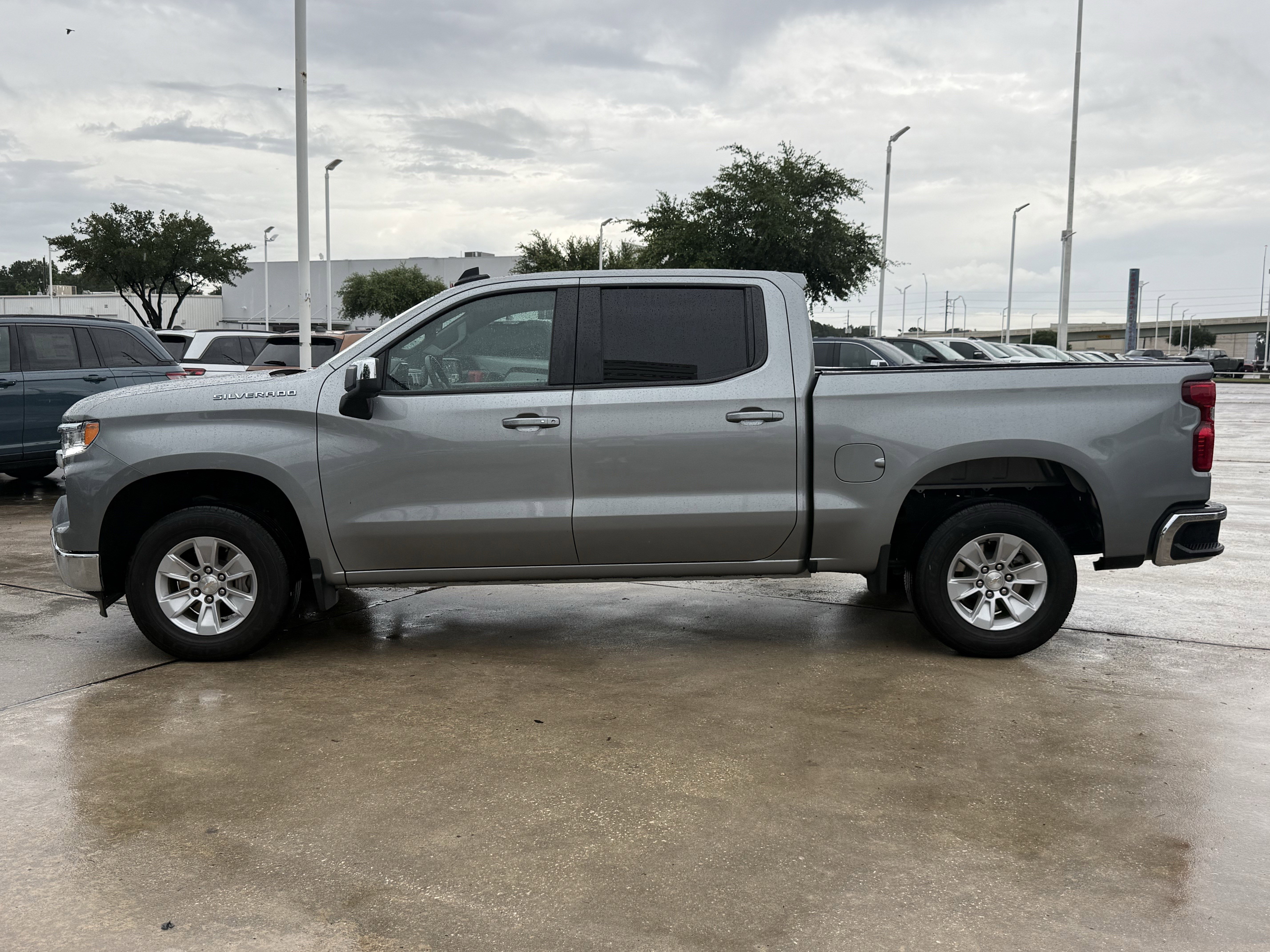 Used 2025 Sterling Gray Metallic Chevrolet  image 7