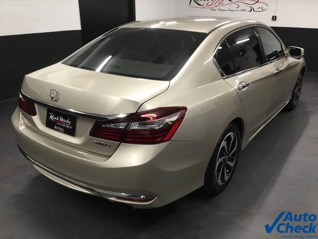 Used 2017 Beige Honda EX-L image 11