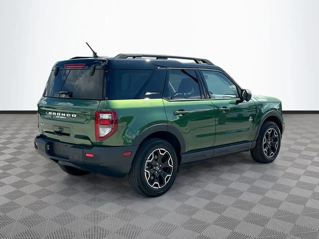Used 2025 Green Ford Outer Banks image 5