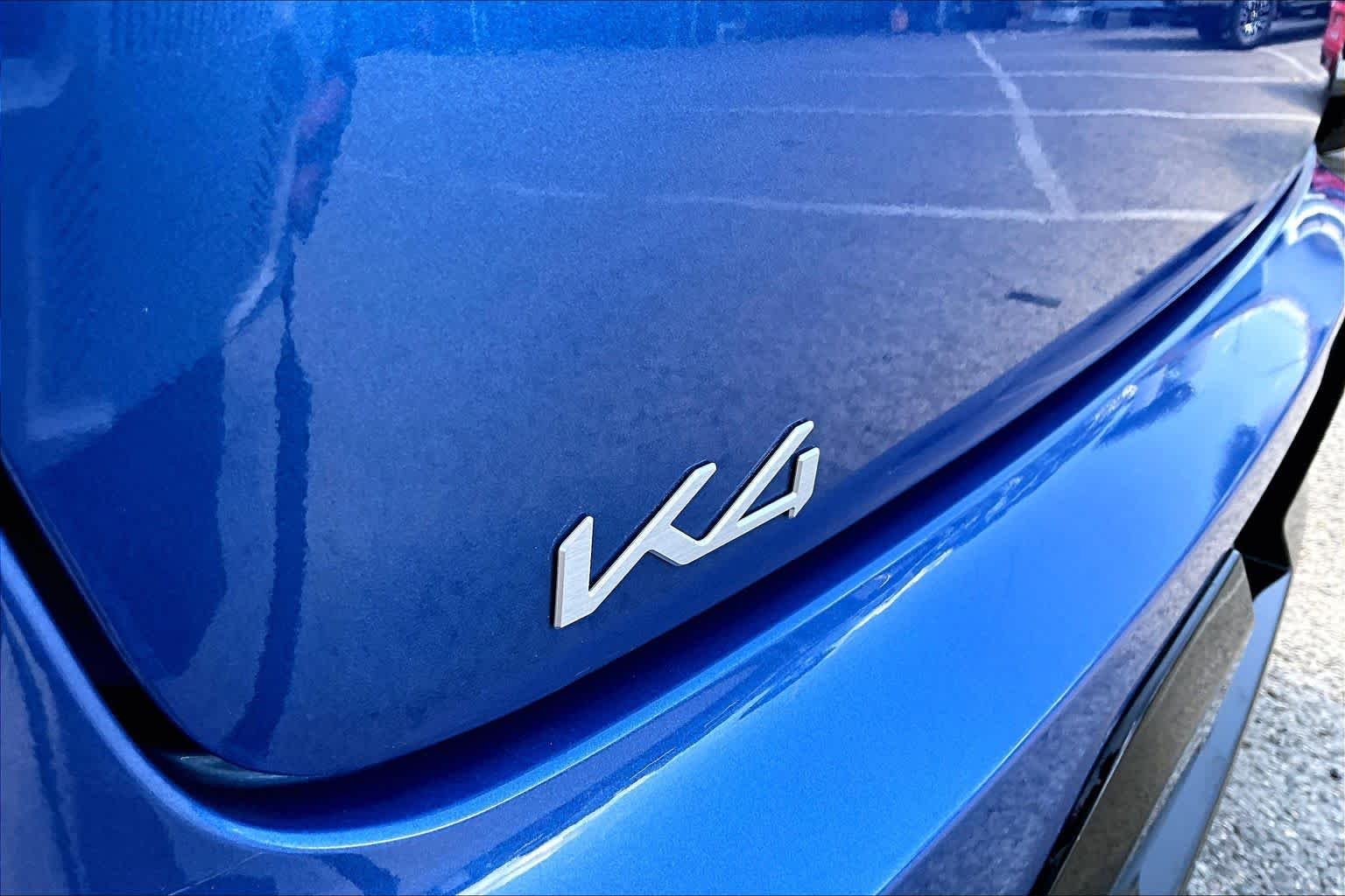 Certified Used 2025 Wave Blue Kia GT-Line Turbo image 10