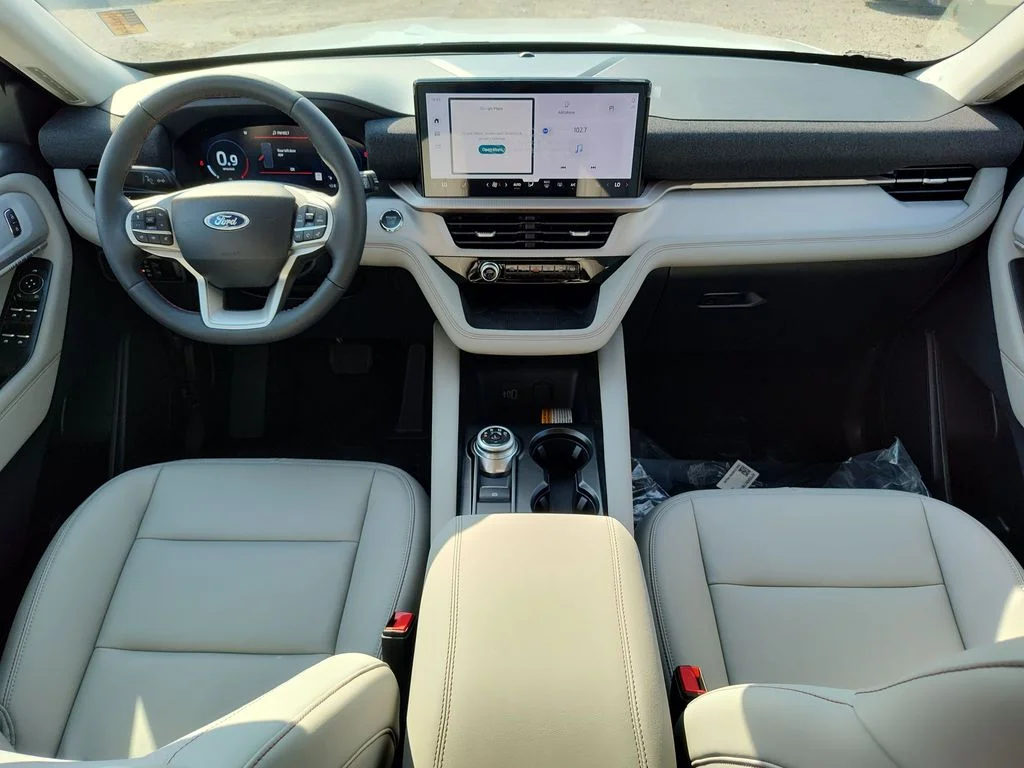 New 2026 Star White Metallic Tri-Coat Ford Active image 11