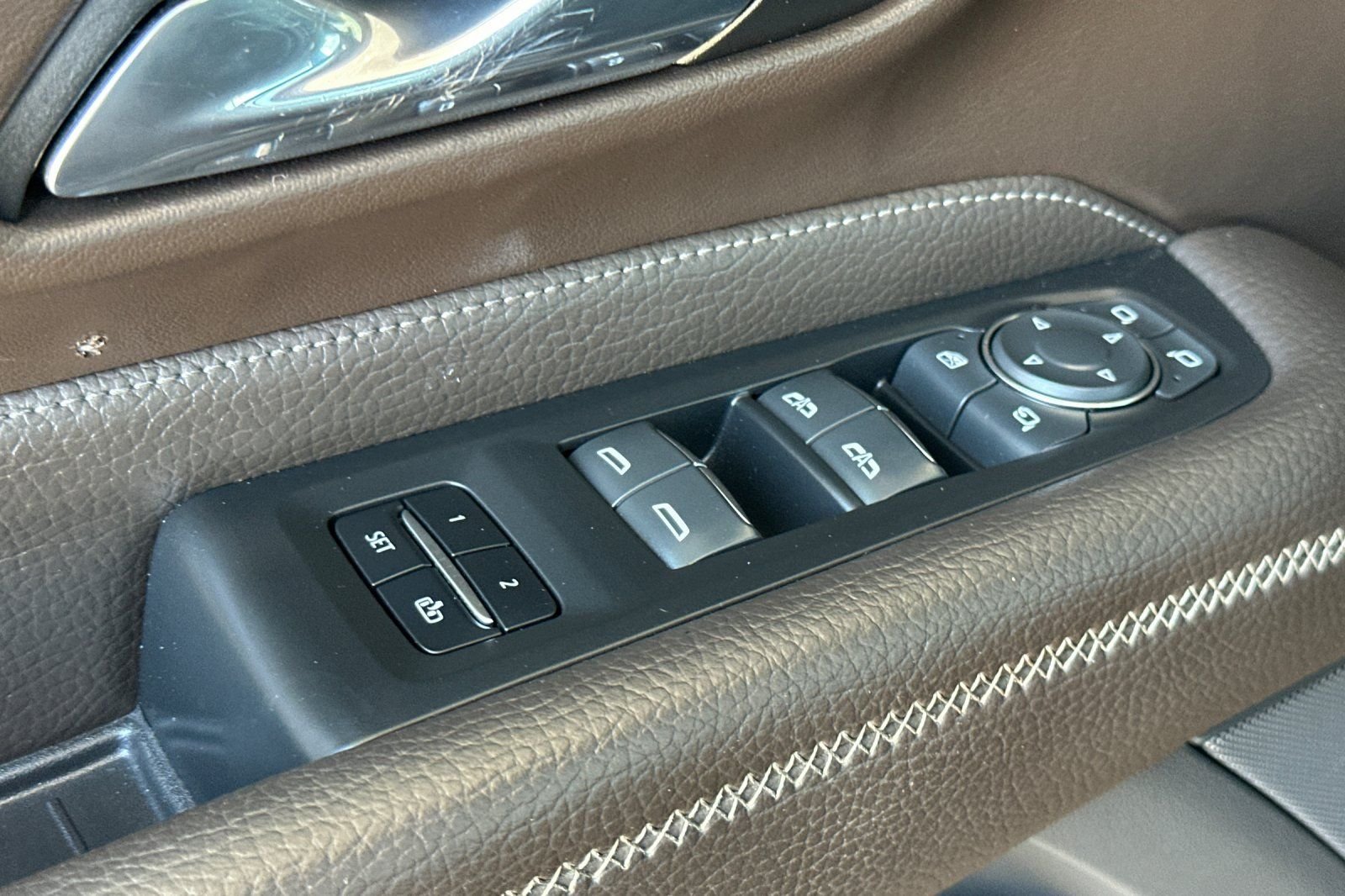 2021 GMC Yukon Denali - Photo 11