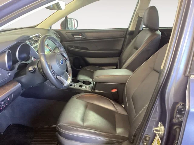Used 2018 Twilight Blue Metallic Subaru Limited image 9